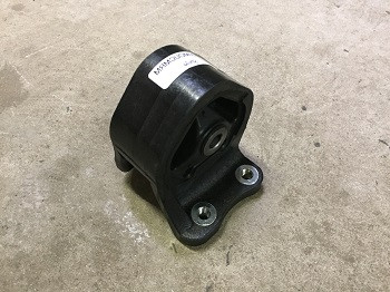 CRV20MOUCMRM - CROSS MEMBER MOUNTING * REAR * MANUAL * 02-06