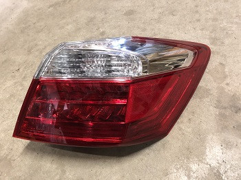 ACC30TLOR - TAIL LIGHT OUTER * R * LED * 15-17