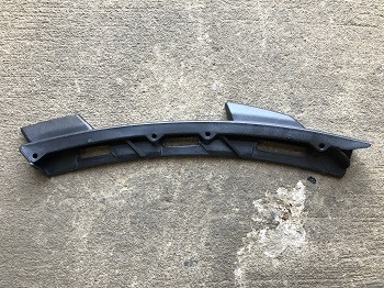 AC40HLBRKTR - HEADLIGHT BRACKET R