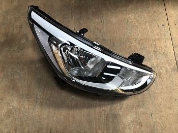 AC40HLLFL - HEADLIGHT LF (FL) 15-17