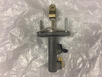 S5A0CMC - CLUTCH MASTER CYLINDER * 01-05